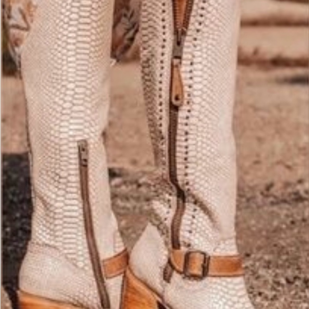 Freebird Carson White Snake
